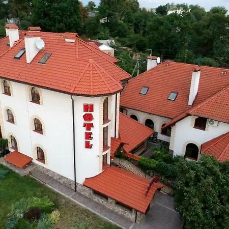 Maestro Otel Ostroh Dış mekan fotoğraf
