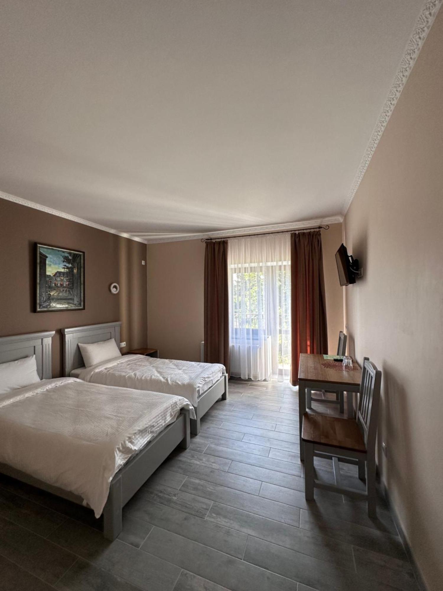 Maestro Otel Ostroh Dış mekan fotoğraf