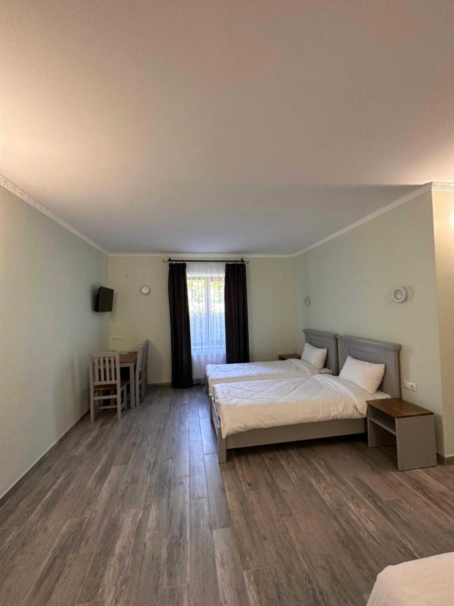 Maestro Otel Ostroh Dış mekan fotoğraf