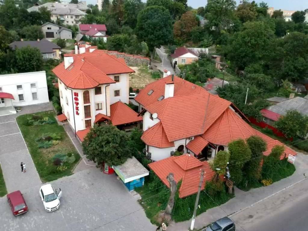 Maestro Otel Ostroh Dış mekan fotoğraf