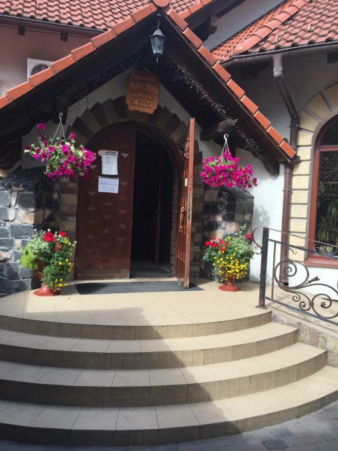 Maestro Otel Ostroh Dış mekan fotoğraf