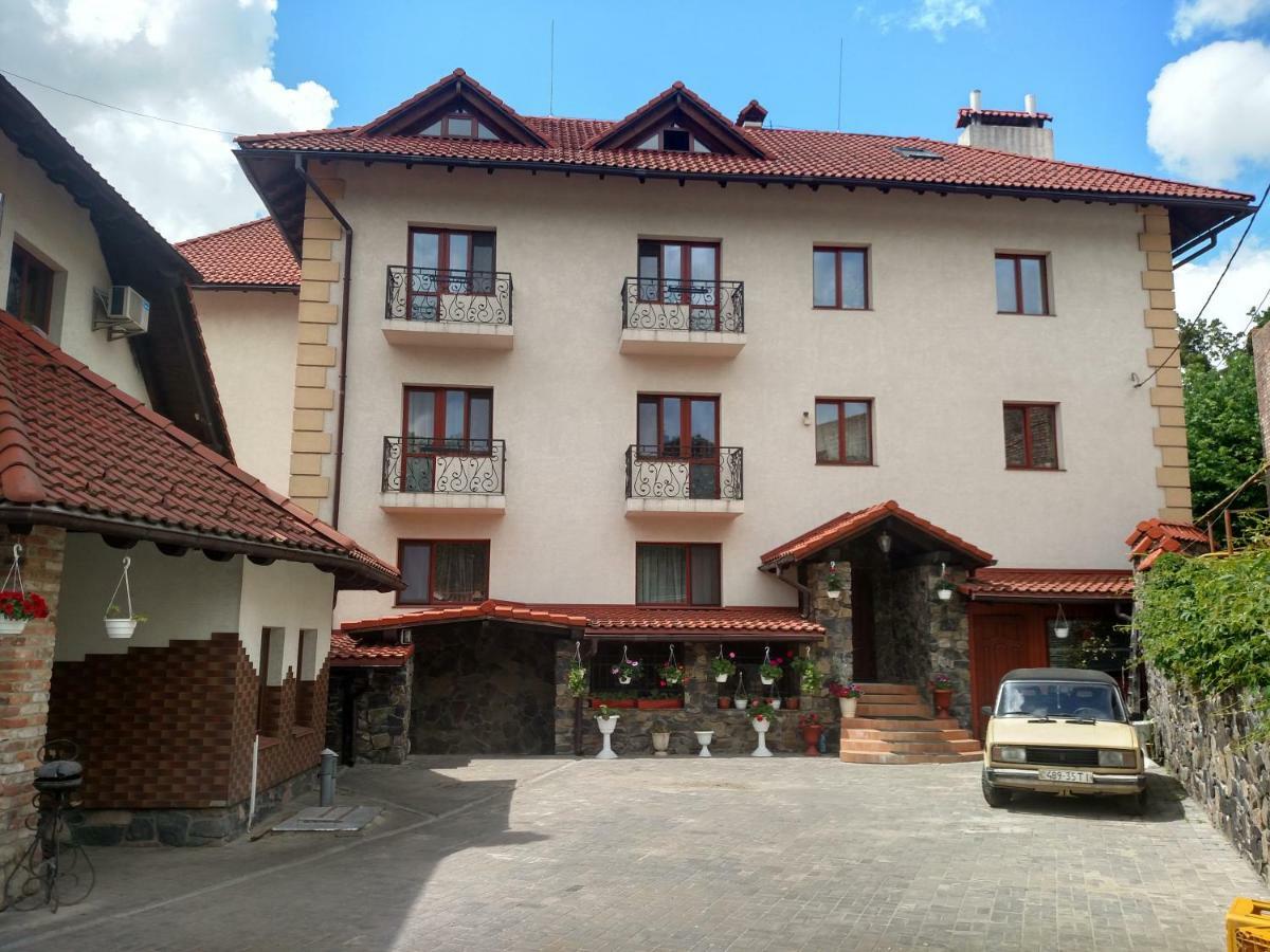 Maestro Otel Ostroh Dış mekan fotoğraf