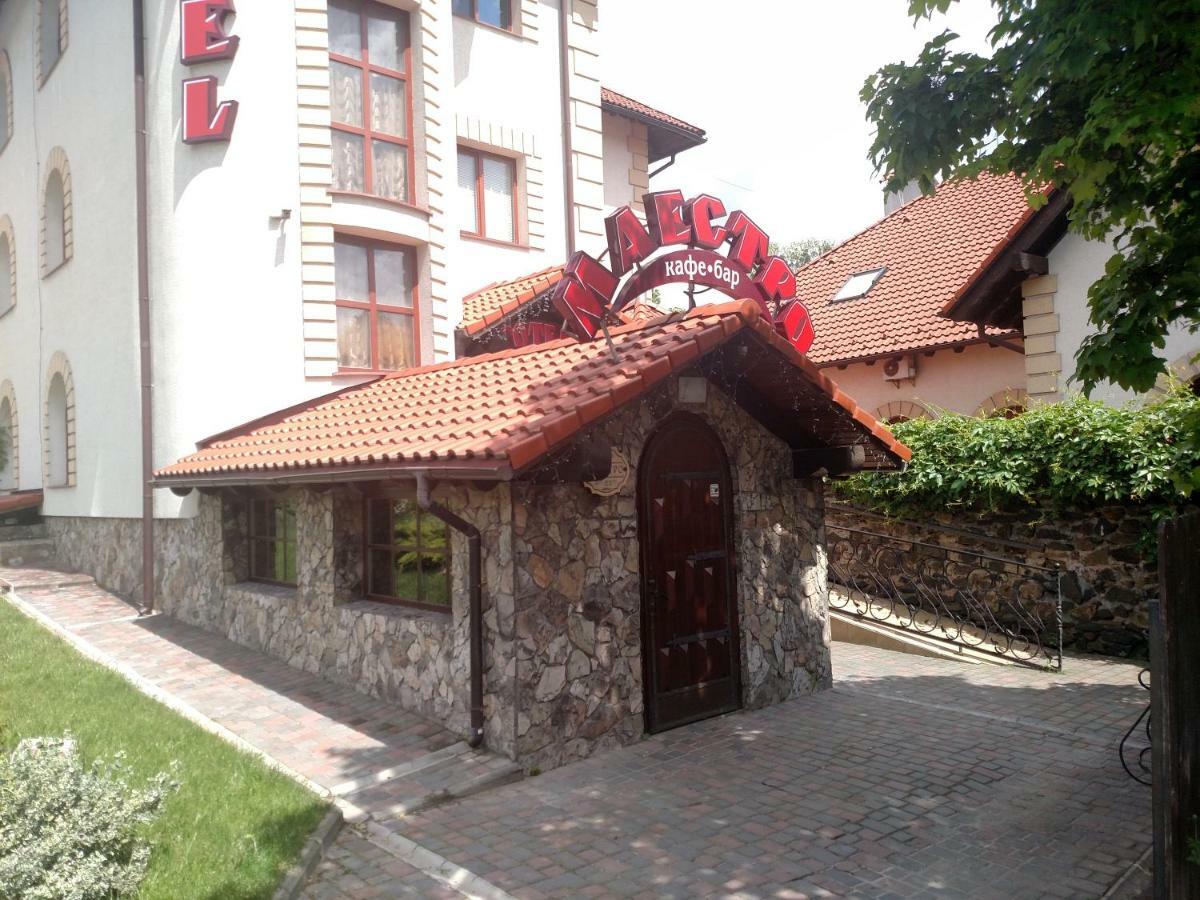 Maestro Otel Ostroh Dış mekan fotoğraf